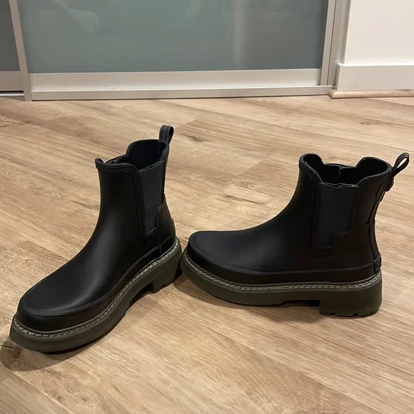 Hunter | Shoes | Hunter Chelsea Boot Refined Stitch | Poshmark